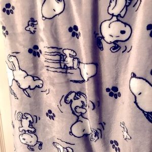 Velvety Soft Snoopy Throw